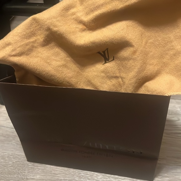 LV Zippy Wallet - Picture 9 of 9